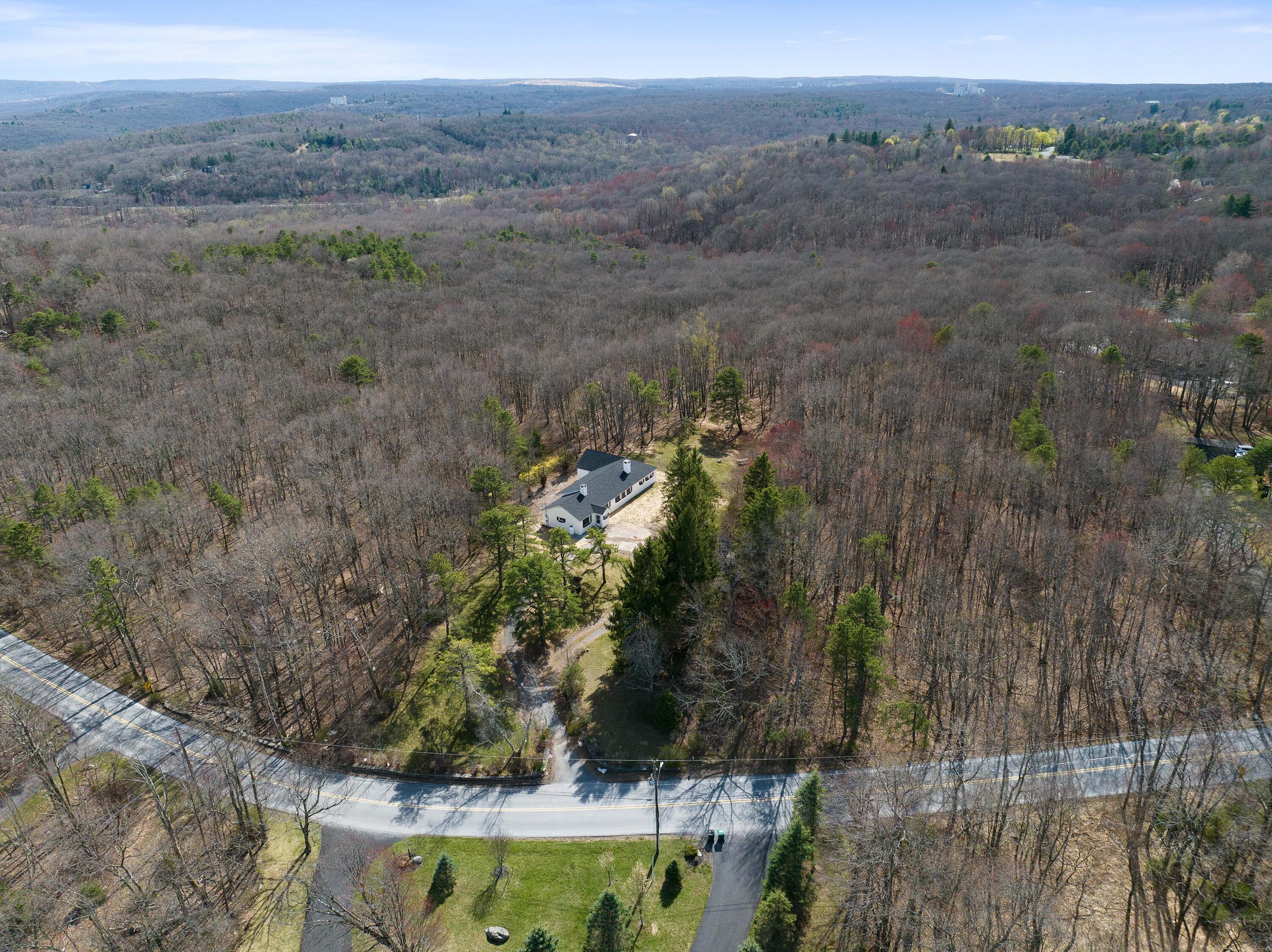 171 Knob Road, Mount Pocono, Pennsylvania image 4