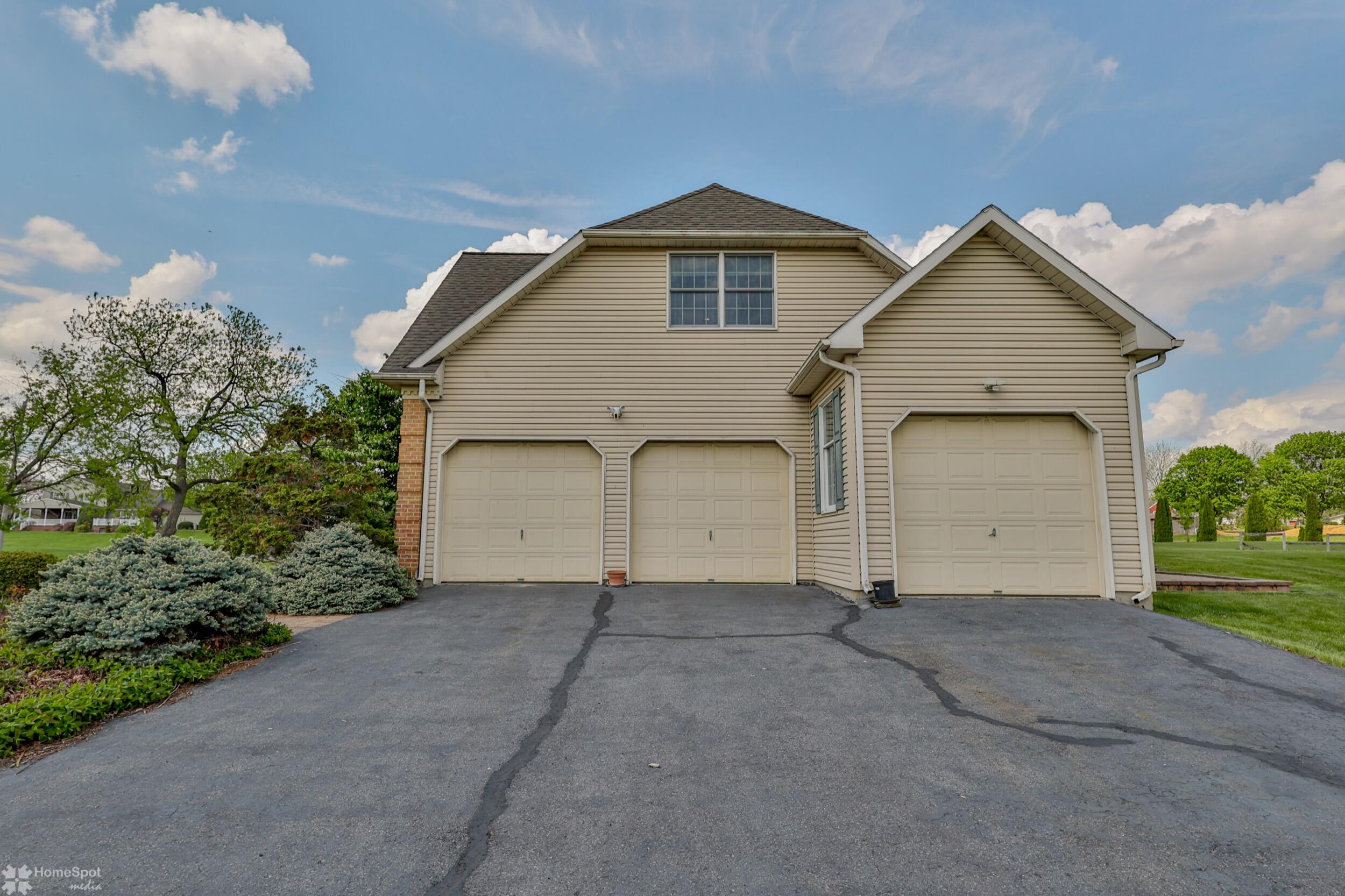 634 Country Club Road, Easton, Pennsylvania image 4