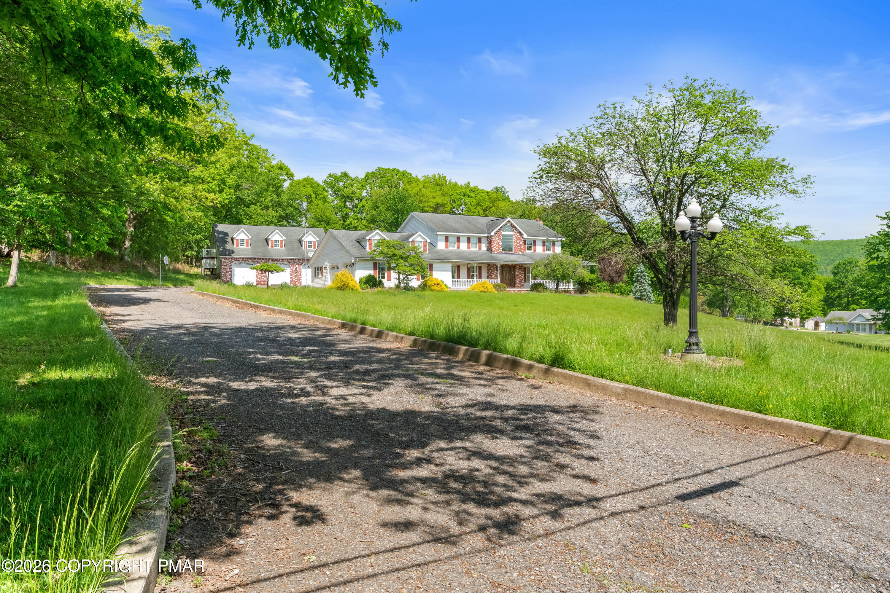 324 W 10th Street