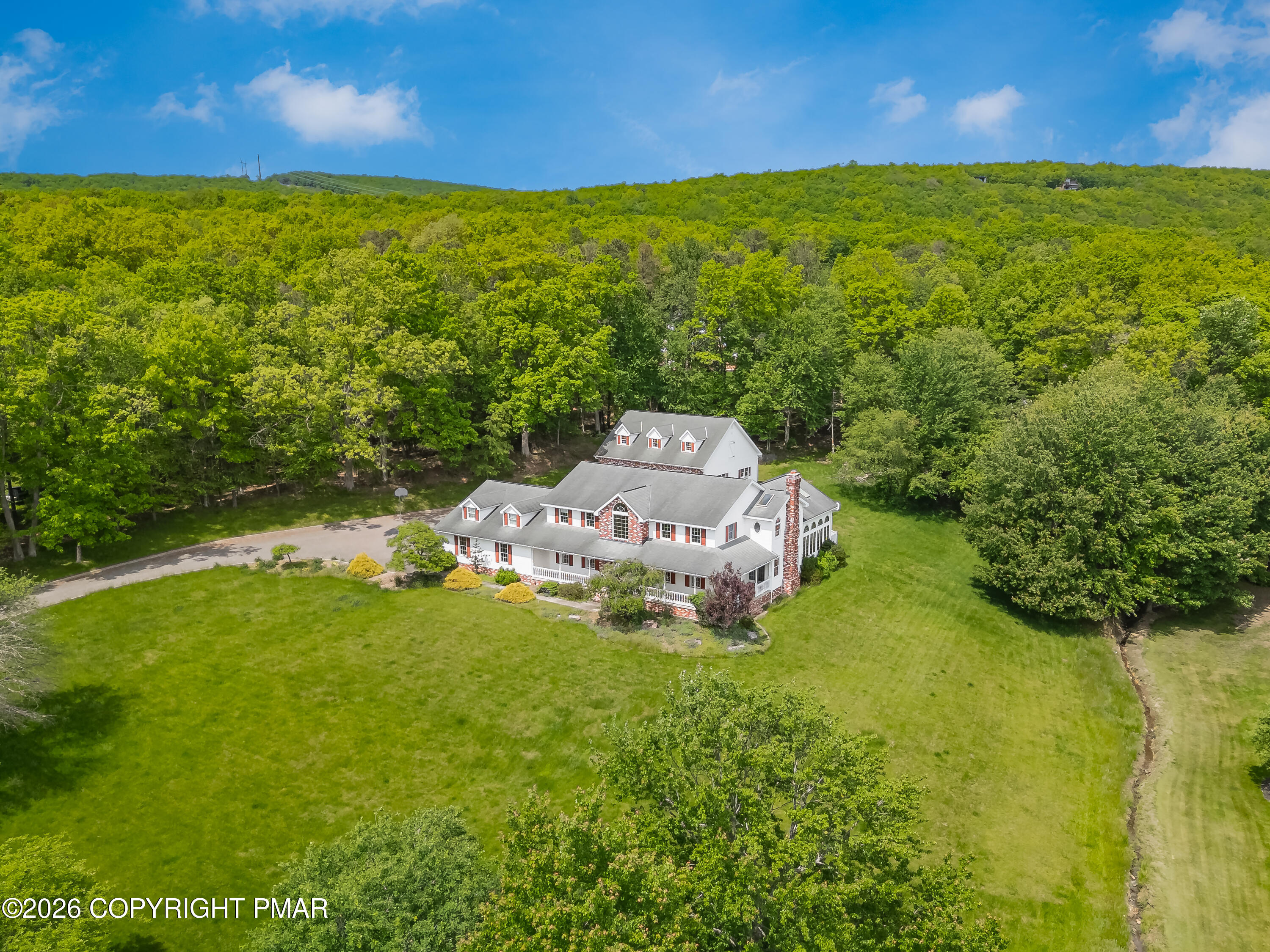 324 W 10th Street