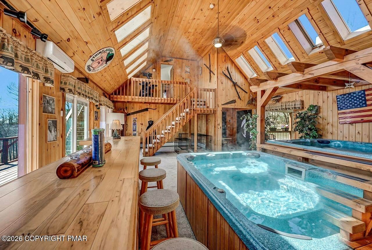 Albrightsville, Pennsylvania, 18210, United States, 5 Bedrooms Bedrooms, ,4 BathroomsBathrooms,Residential,Active,2043121