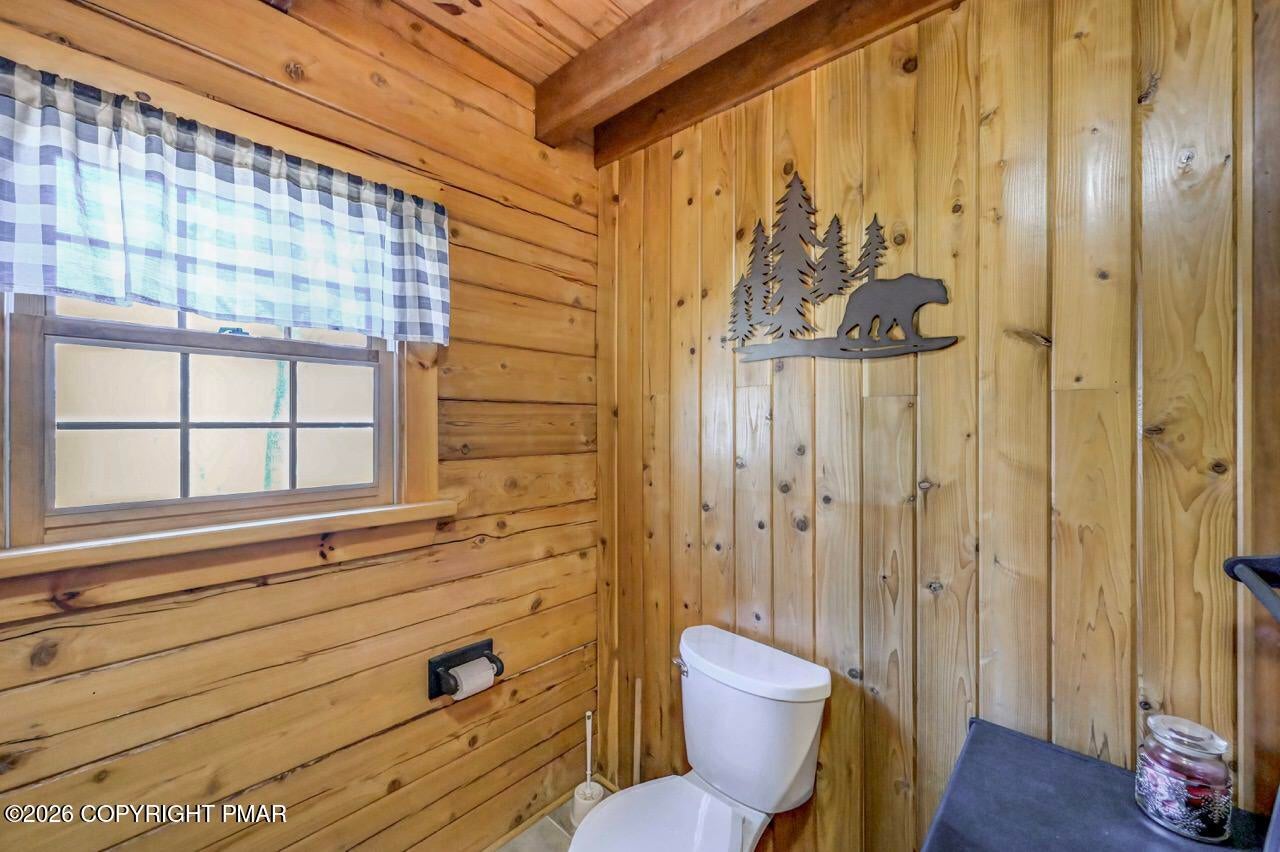 Albrightsville, Pennsylvania, 18210, United States, 5 Bedrooms Bedrooms, ,4 BathroomsBathrooms,Residential,Active,2043121