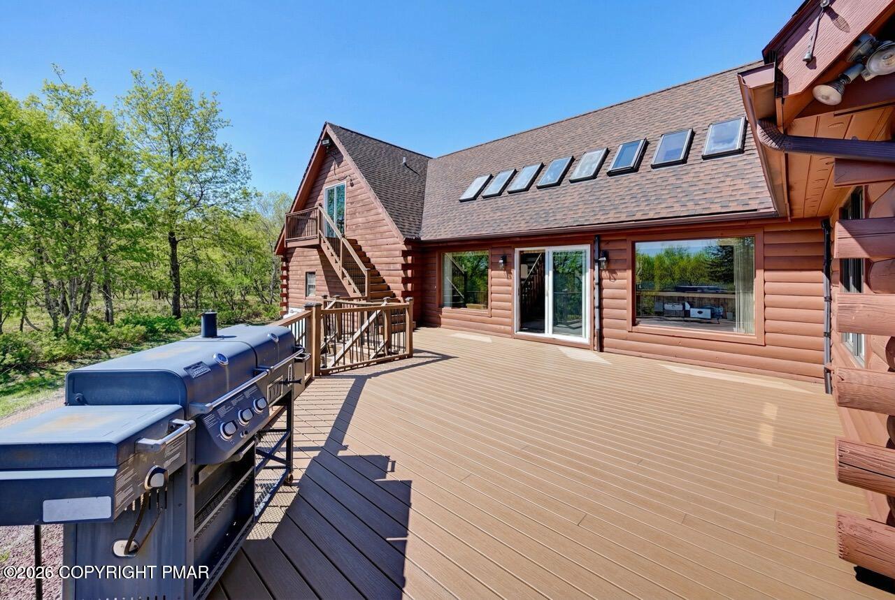 Albrightsville, Pennsylvania, 18210, United States, 5 Bedrooms Bedrooms, ,4 BathroomsBathrooms,Residential,Active,2043121