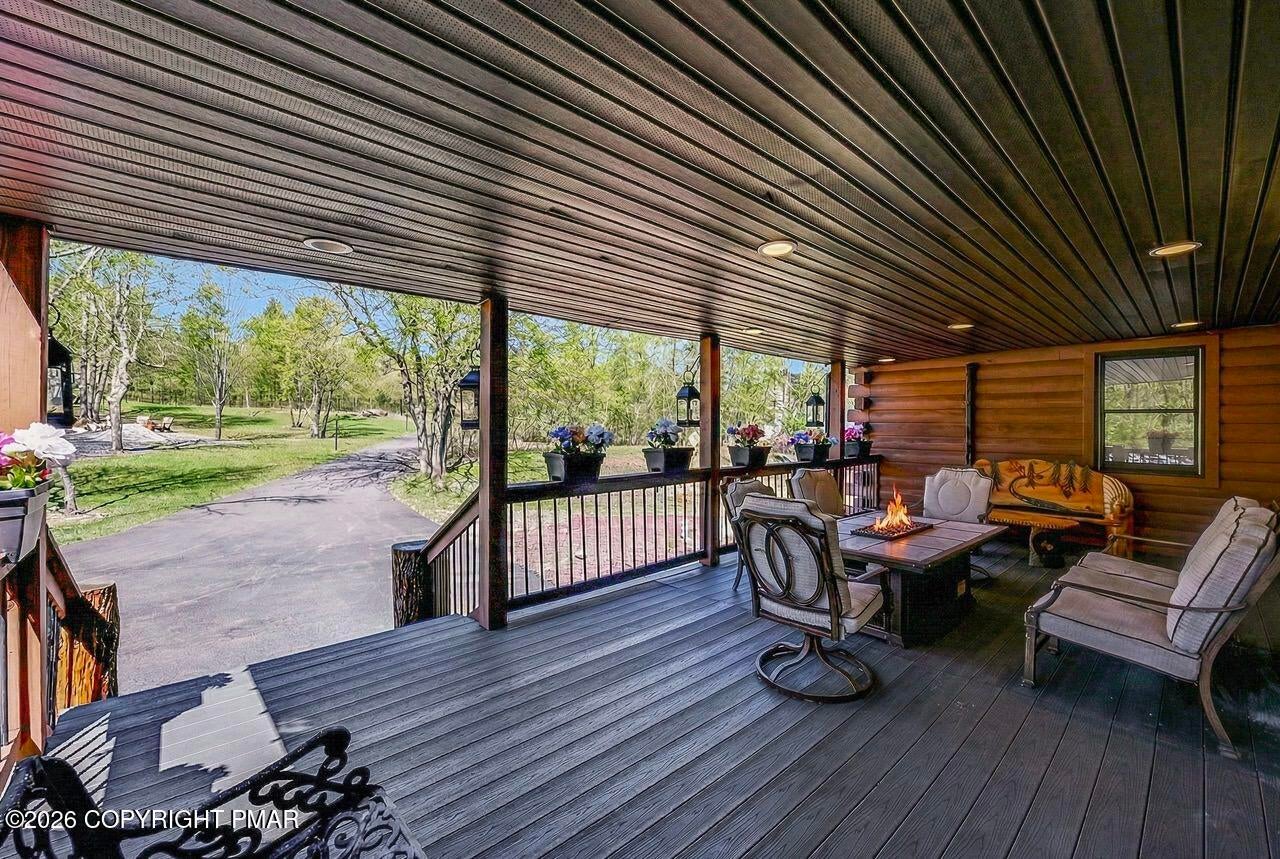 Albrightsville, Pennsylvania, 18210, United States, 5 Bedrooms Bedrooms, ,4 BathroomsBathrooms,Residential,Active,2043121