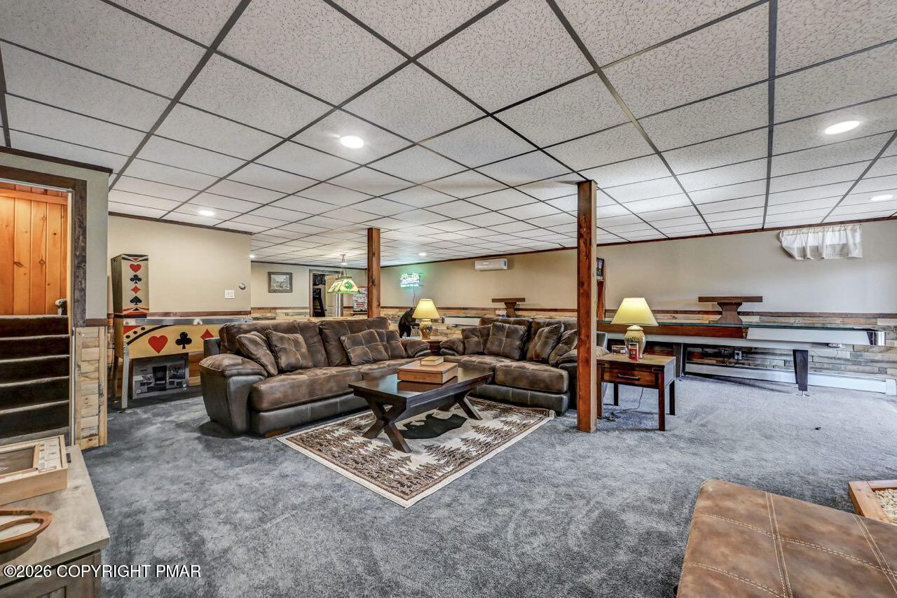 Albrightsville, Pennsylvania, 18210, United States, 5 Bedrooms Bedrooms, ,4 BathroomsBathrooms,Residential,Active,2043121