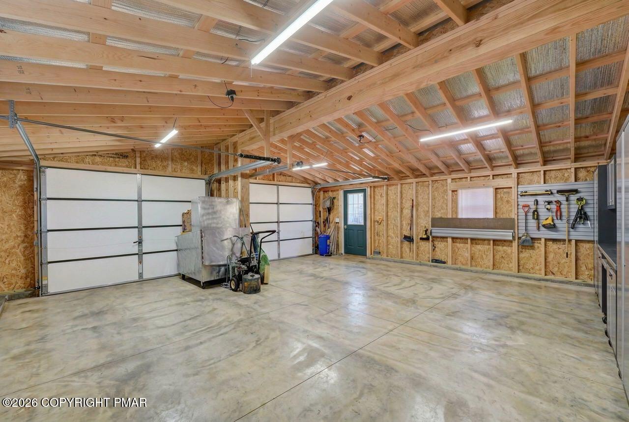 Albrightsville, Pennsylvania, 18210, United States, 5 Bedrooms Bedrooms, ,4 BathroomsBathrooms,Residential,Active,2043121