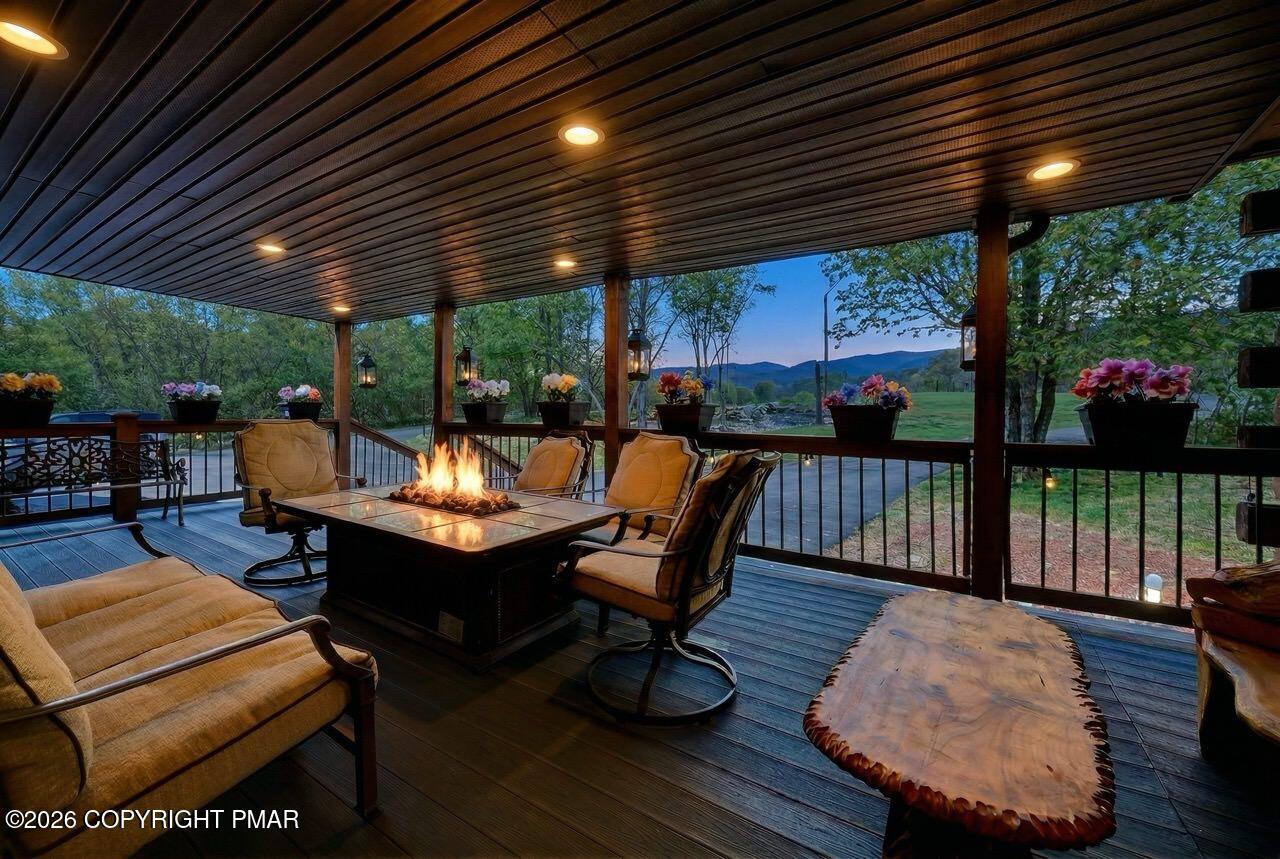 Albrightsville, Pennsylvania, 18210, United States, 5 Bedrooms Bedrooms, ,4 BathroomsBathrooms,Residential,Active,2043121