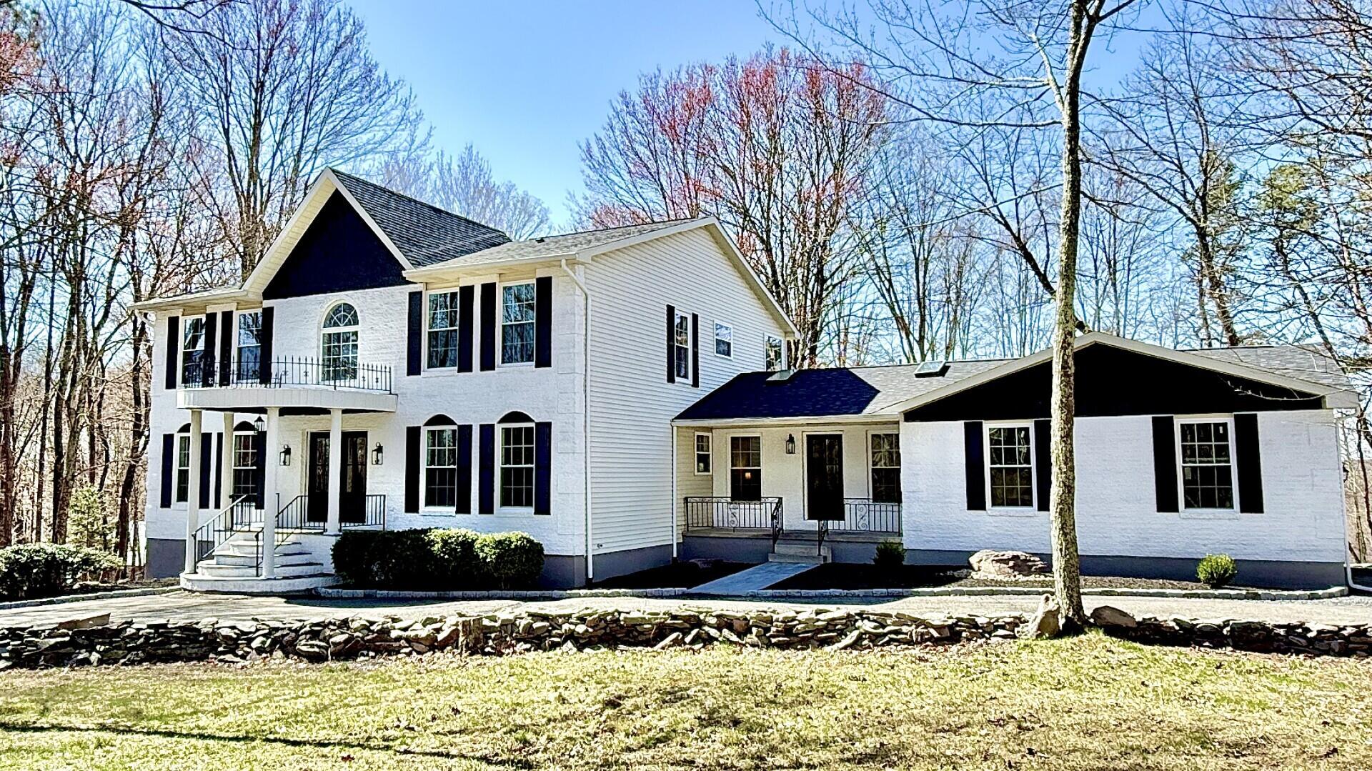 609 Sunlite Lane, Stroudsburg, Pennsylvania image 1