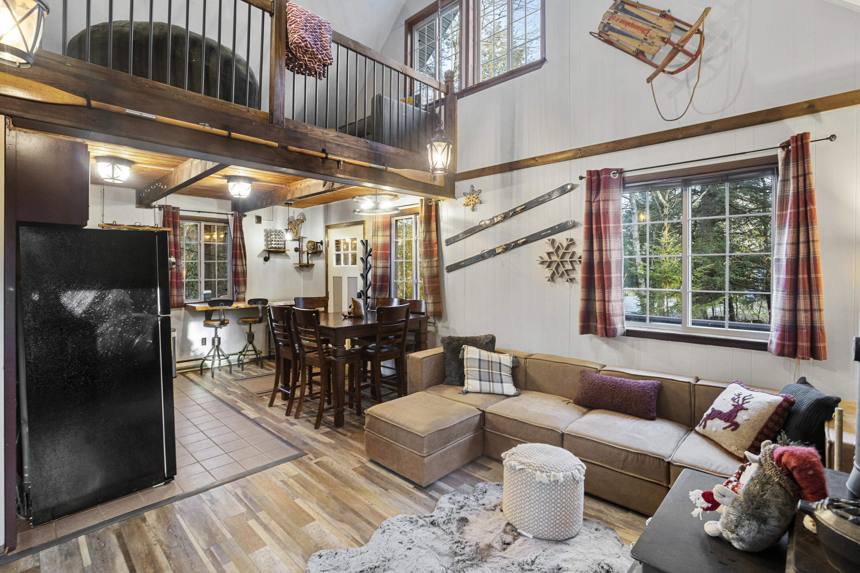 7695 Fawn Lane