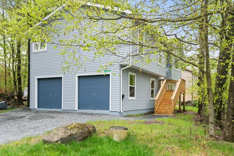 1700 Rolling Hills Drive Tobyhanna PA 18466