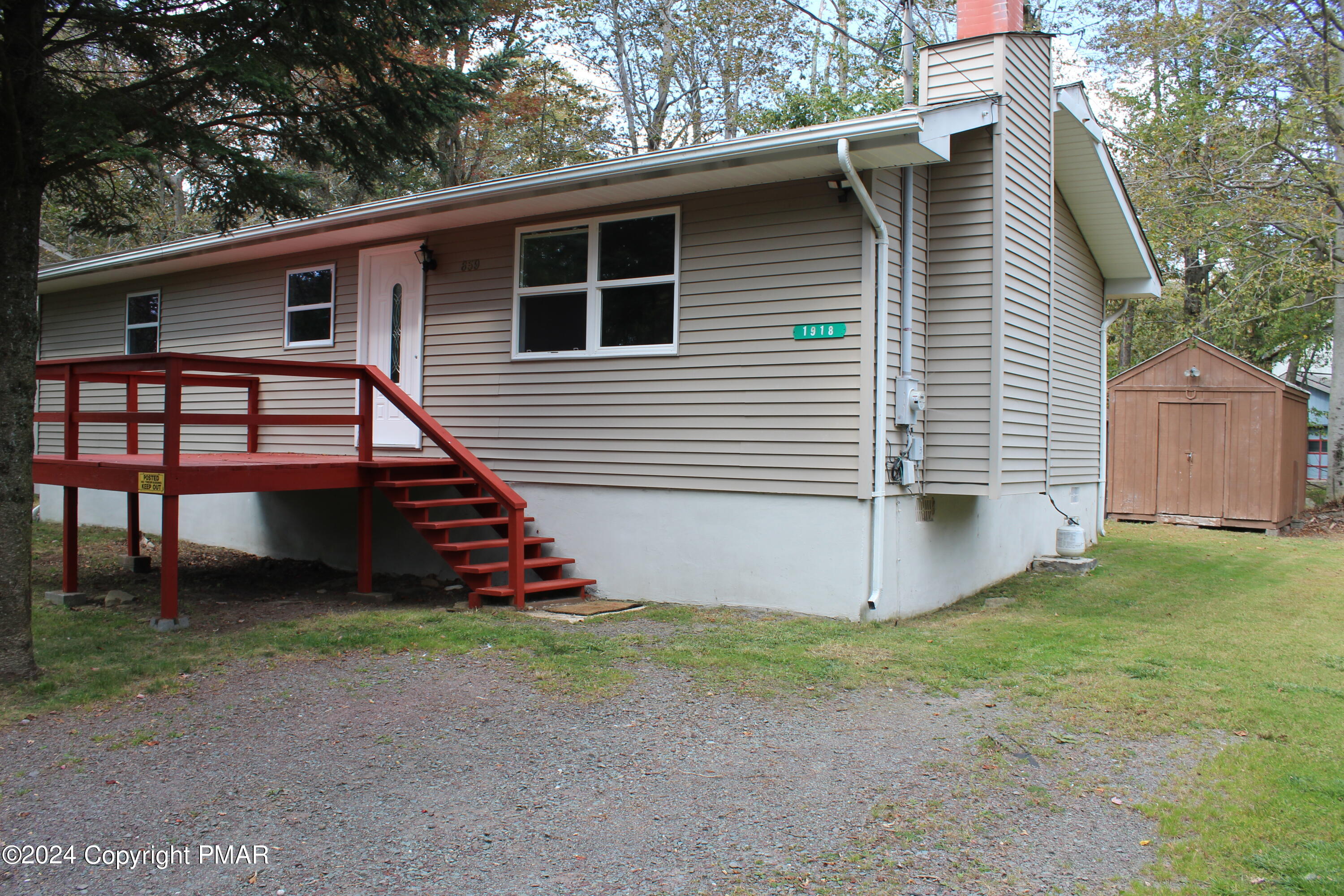 1918 Horseshoe Bend, Tobyhanna, Pennsylvania image 2