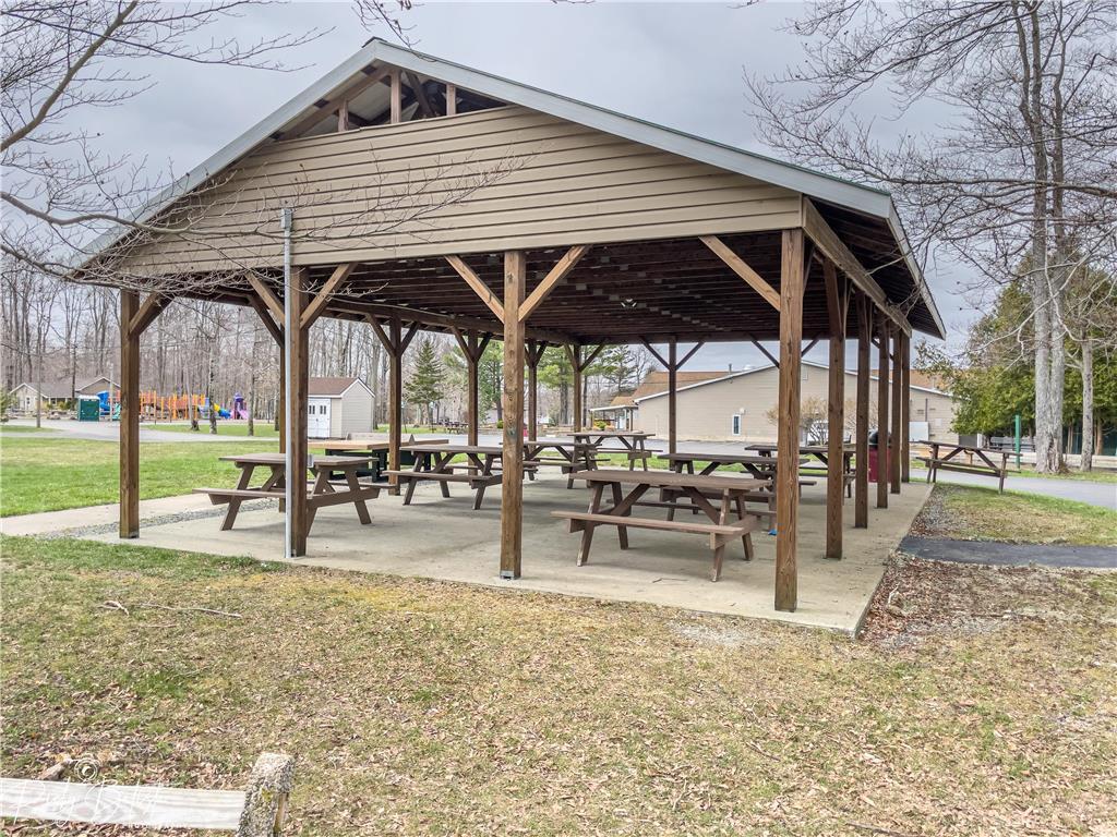 3076 Briarwood Drive, Coolbaugh Township, Pennsylvania image 31