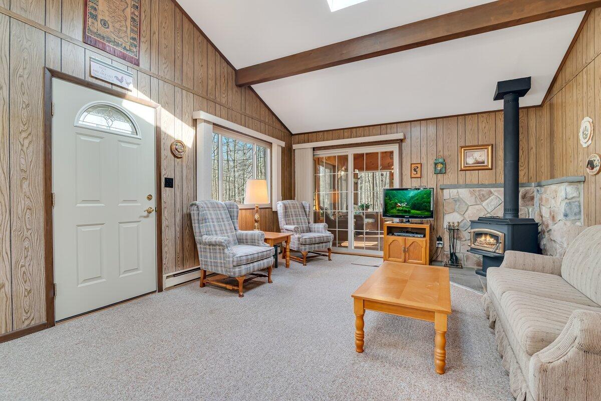 144 Beech Lane, Pocono Lake, Pennsylvania image 5