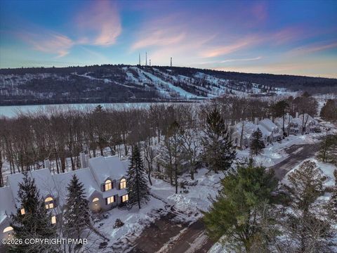 102 Laurelwoods Drive Lake Harmony PA 18624