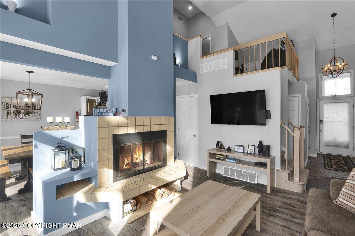 102 Laurelwoods Drive