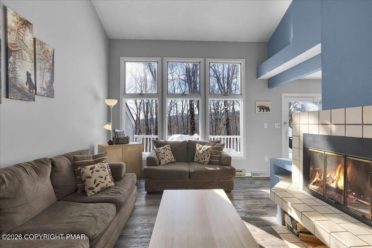 102 Laurelwoods Drive