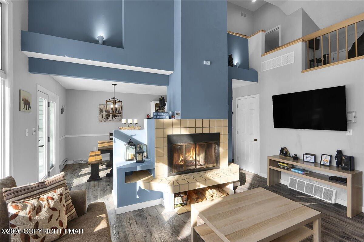 102 Laurelwoods Drive