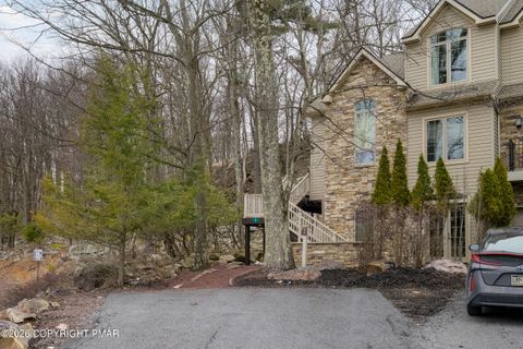 Townhouse For Sale - 7 Wildbriar Court<br/> Carbon County, Lake Harmony, PA 18624