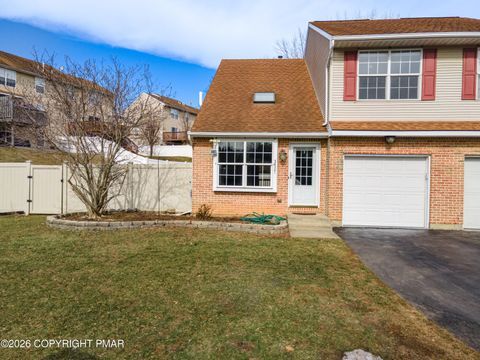 Townhouse For Sale - 2627 Tamlynn Court<br/> Easton, PA 18045