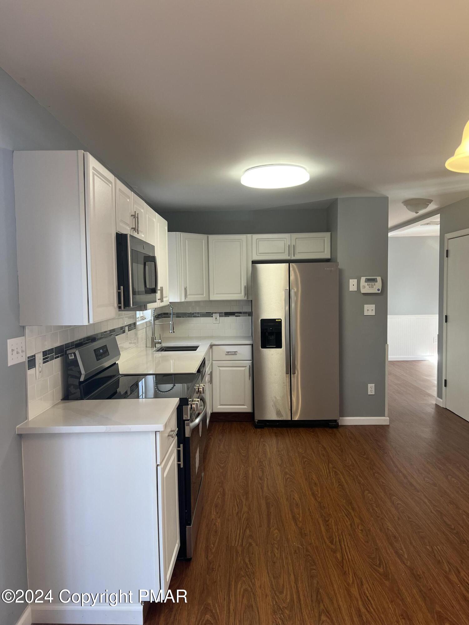 7109 Pine Grove Drive