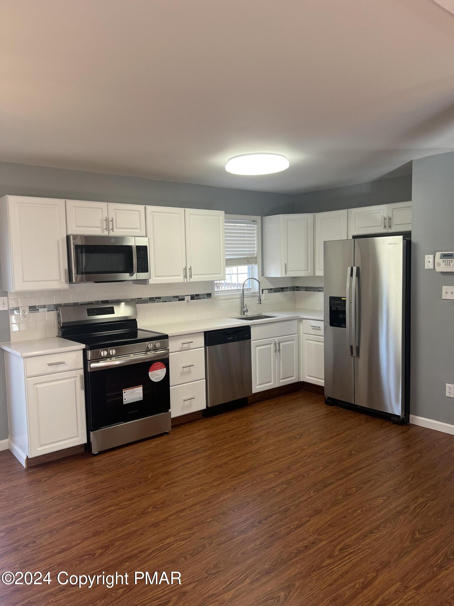 7109 Pine Grove Drive