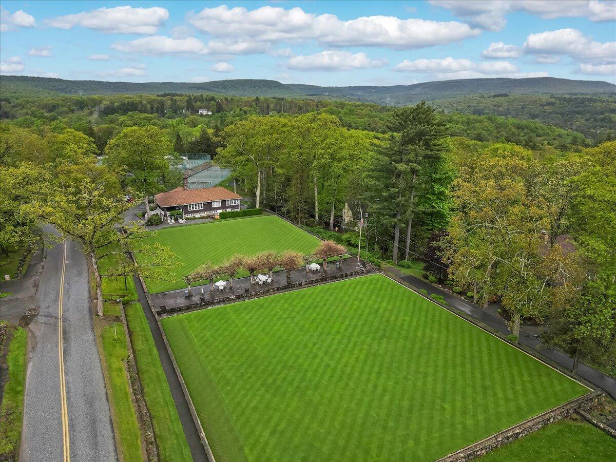 2196 Oak Hill Drive, Buck Hill Falls, Pennsylvania image 44