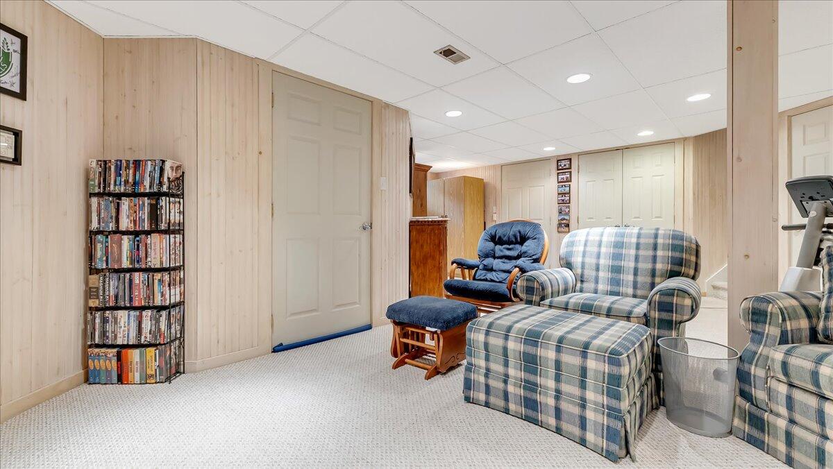 2196 Oak Hill Drive, Buck Hill Falls, Pennsylvania image 35