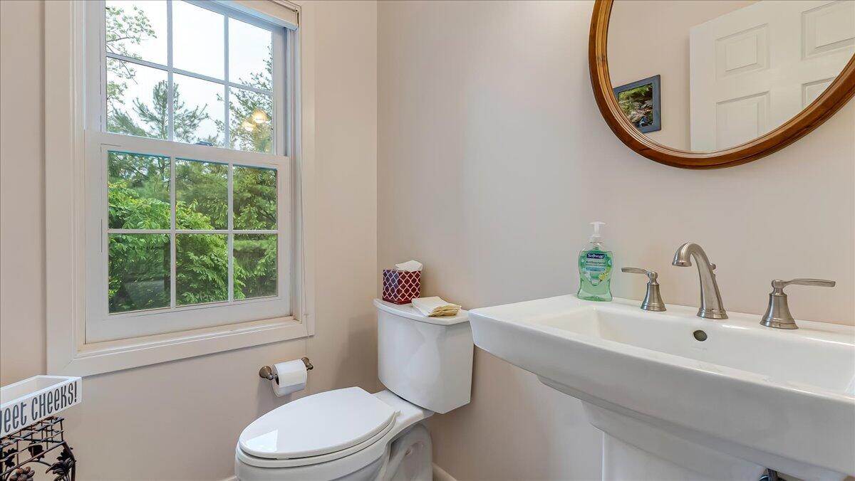2196 Oak Hill Drive, Buck Hill Falls, Pennsylvania image 27