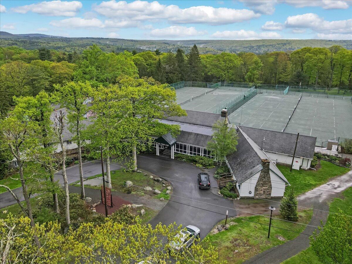 2196 Oak Hill Drive, Buck Hill Falls, Pennsylvania image 47