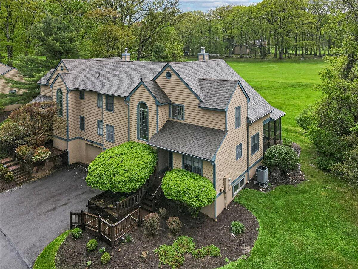 2196 Oak Hill Drive, Buck Hill Falls, Pennsylvania image 2