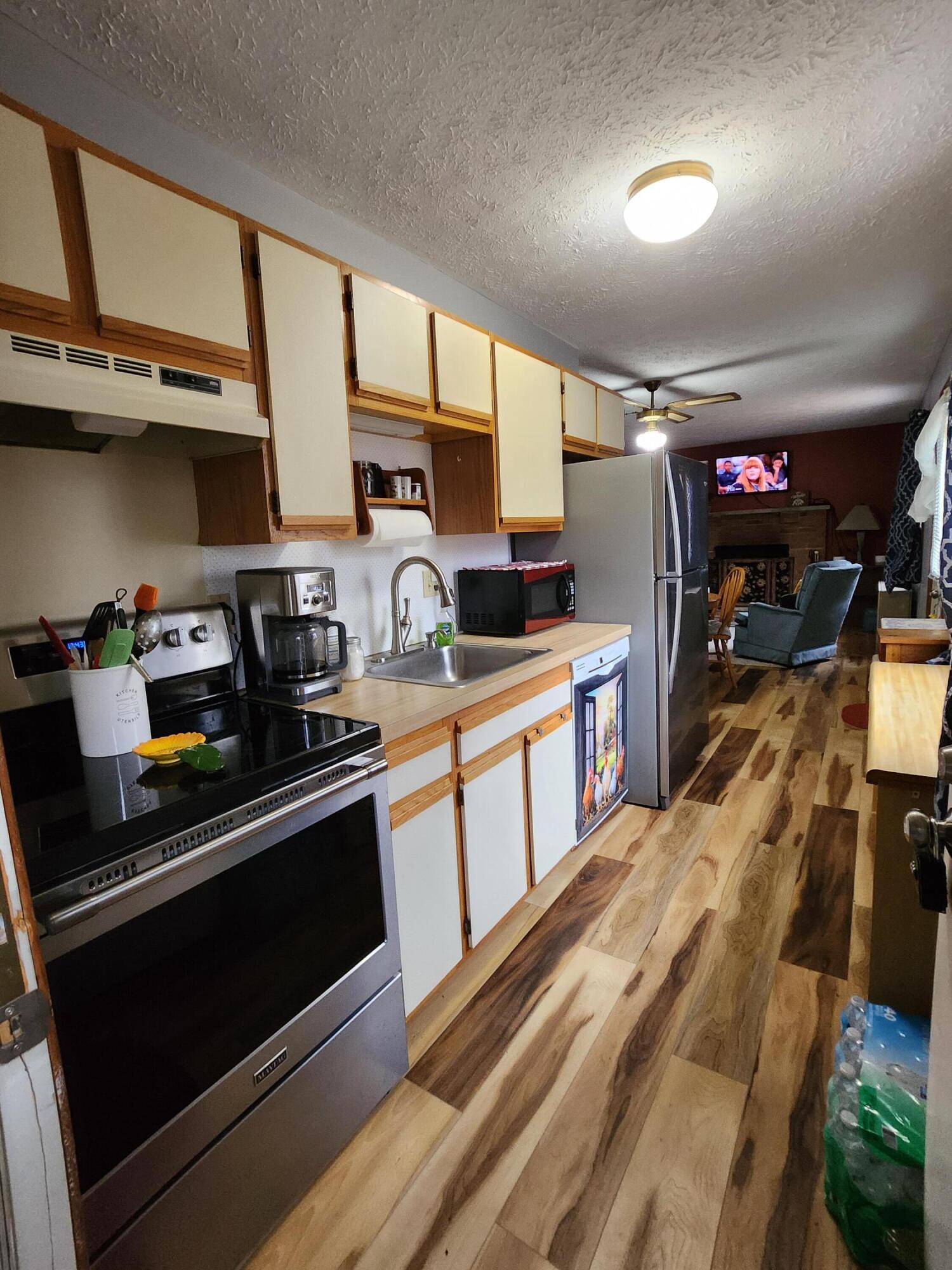 457 Maxatawny Drive, Pocono Lake, Pennsylvania image 6
