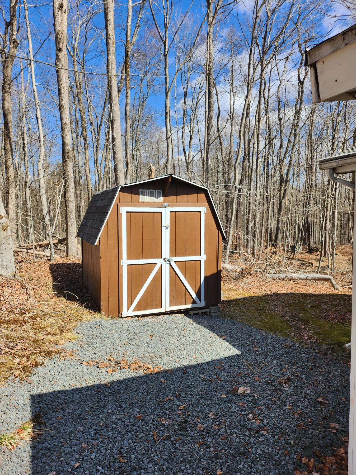 457 Maxatawny Drive, Pocono Lake, Pennsylvania image 7