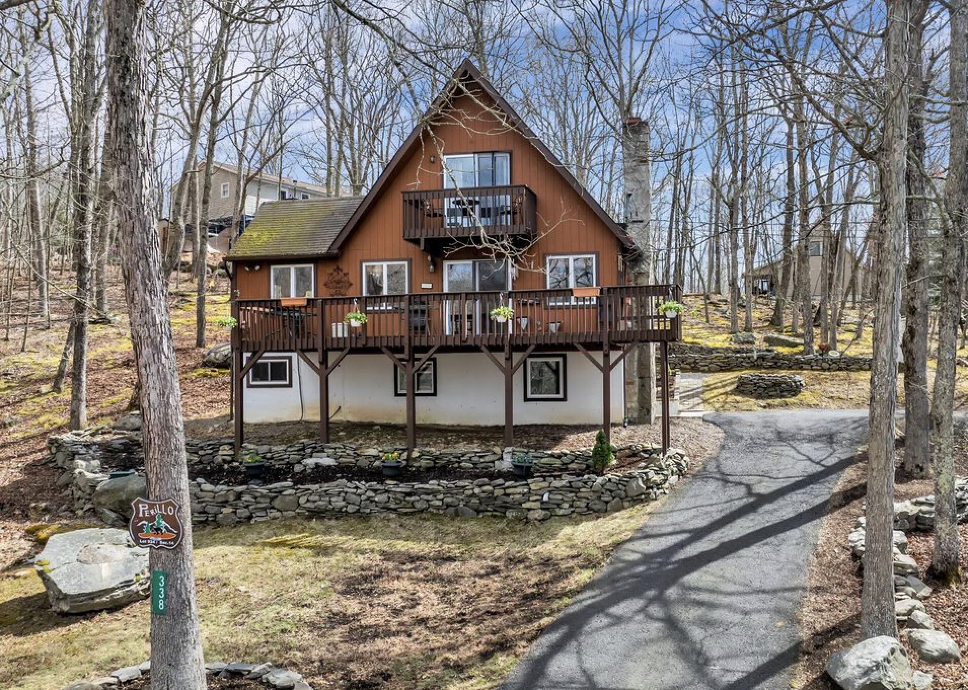 338 Canterbury Road, Bushkill, Pennsylvania image 1
