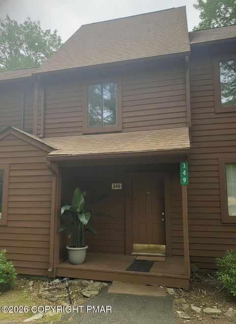 Townhouse For Rent - 349 Crewe Court<br/> Bushkill, PA 18324