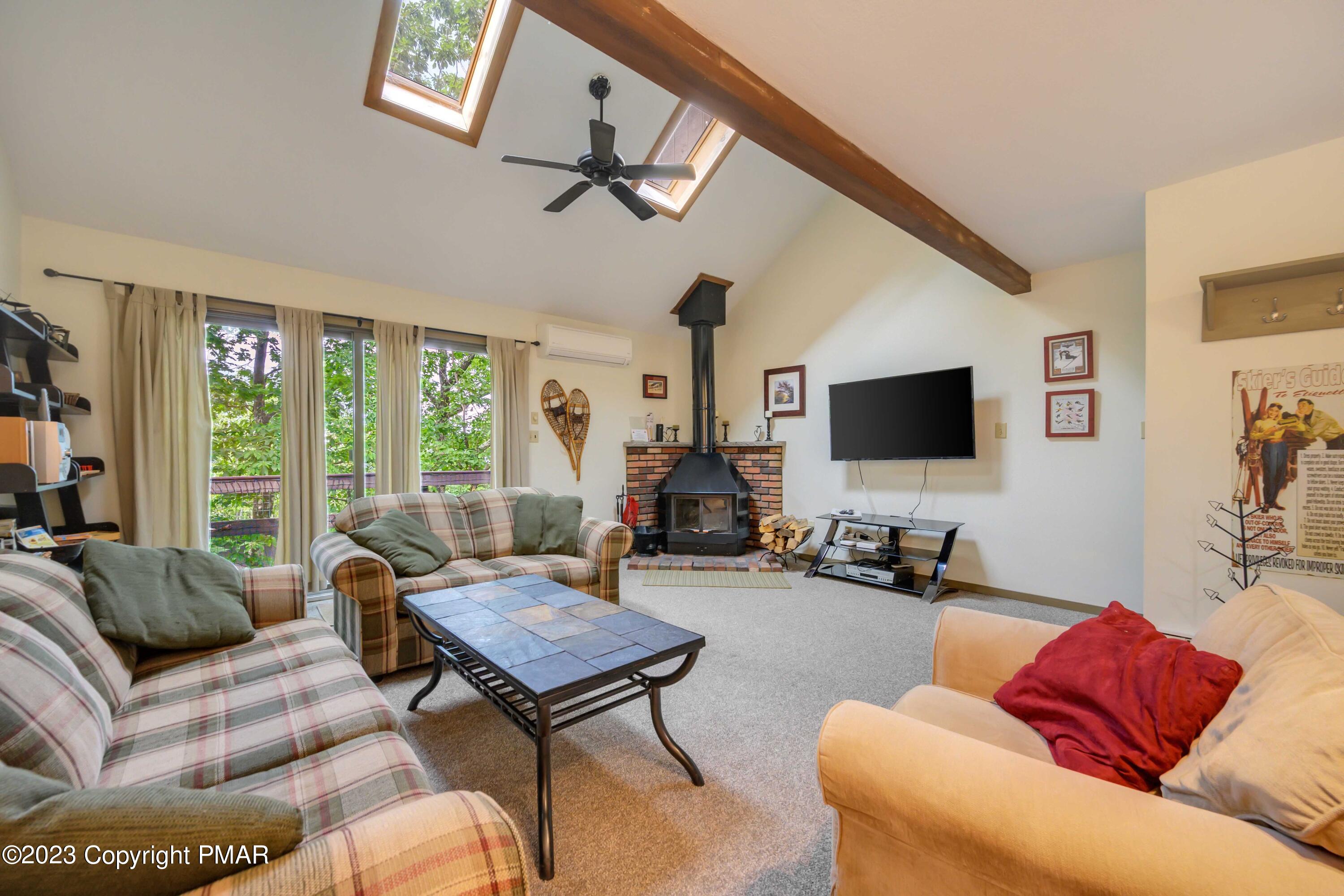 203 Sunbird Way, Tannersville, Pennsylvania image 3