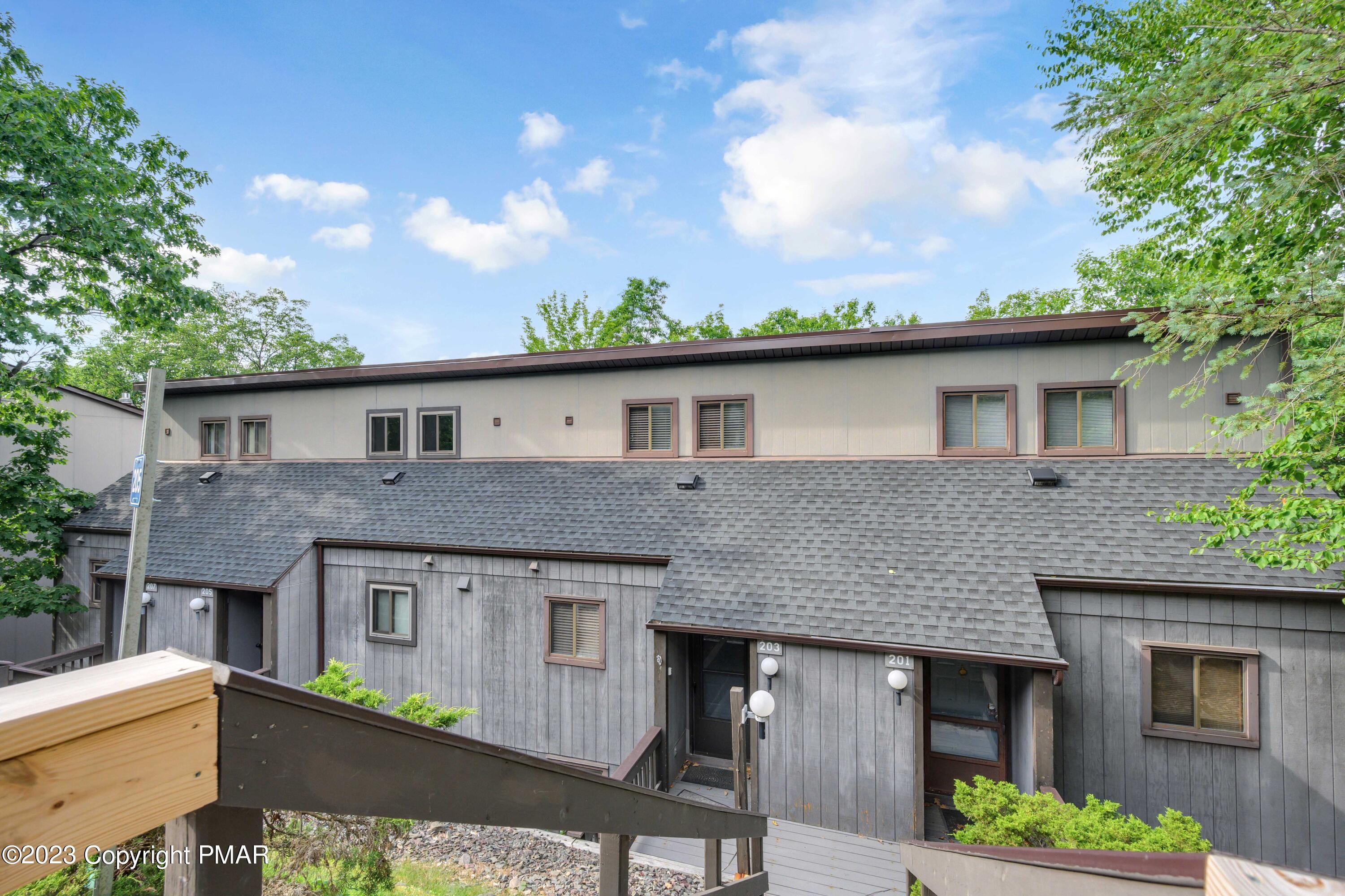 203 Sunbird Way, Tannersville, Pennsylvania image 2