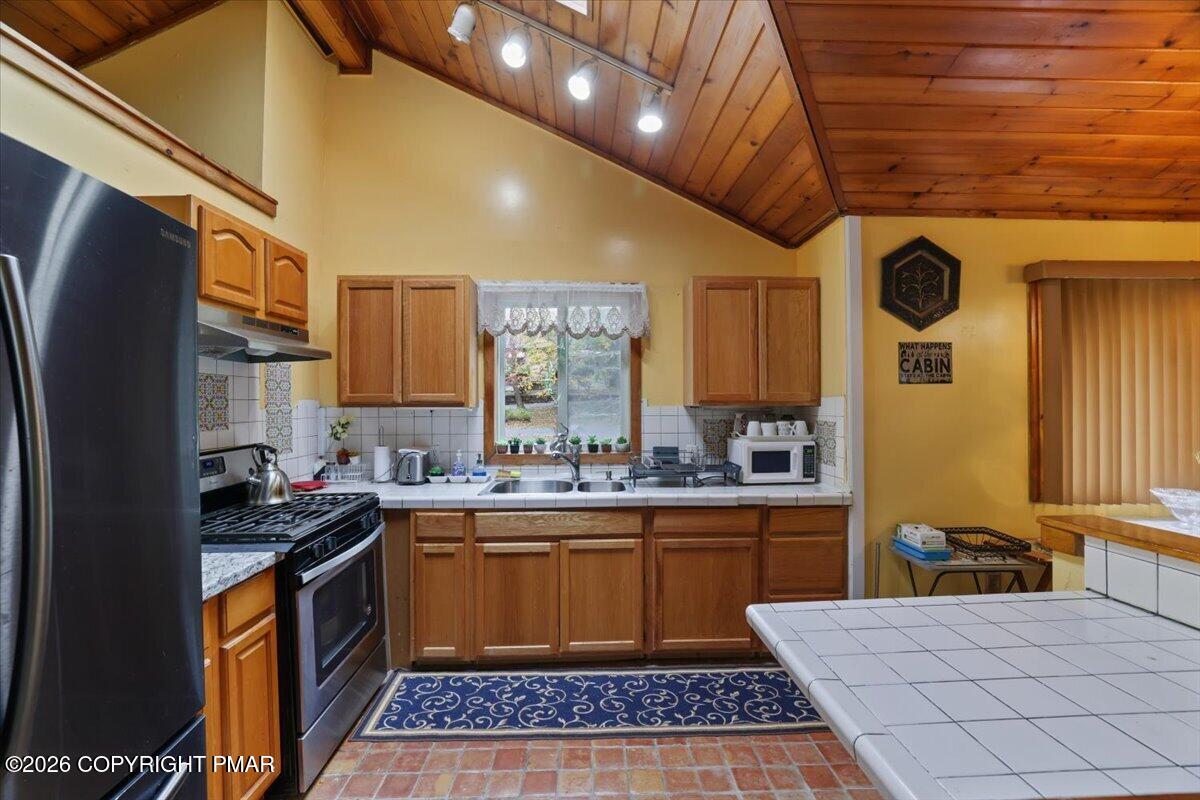 160 Hummingbird Trail