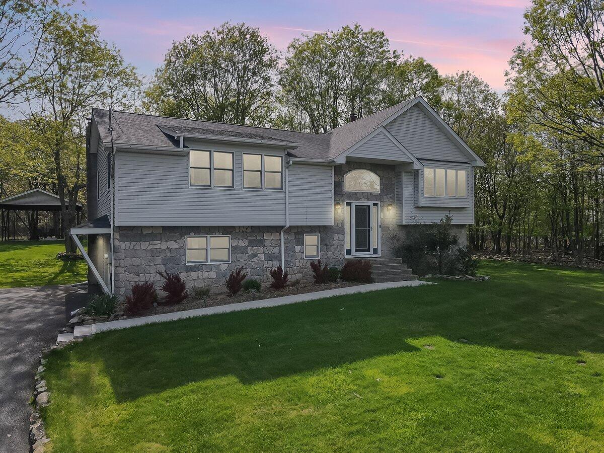 2111 Cheyenne Drive, Blakeslee, Pennsylvania image 4