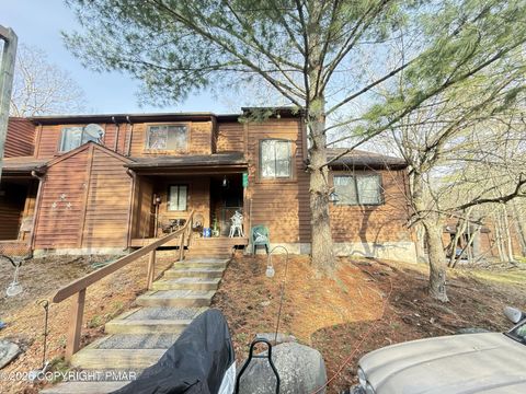 Townhouse For Sale - 524 Wales Court<br/> Bushkill, PA 18324