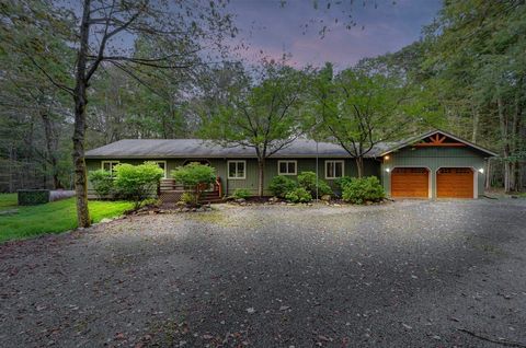 228 Kit Carson Circle Pocono Pines PA 18350