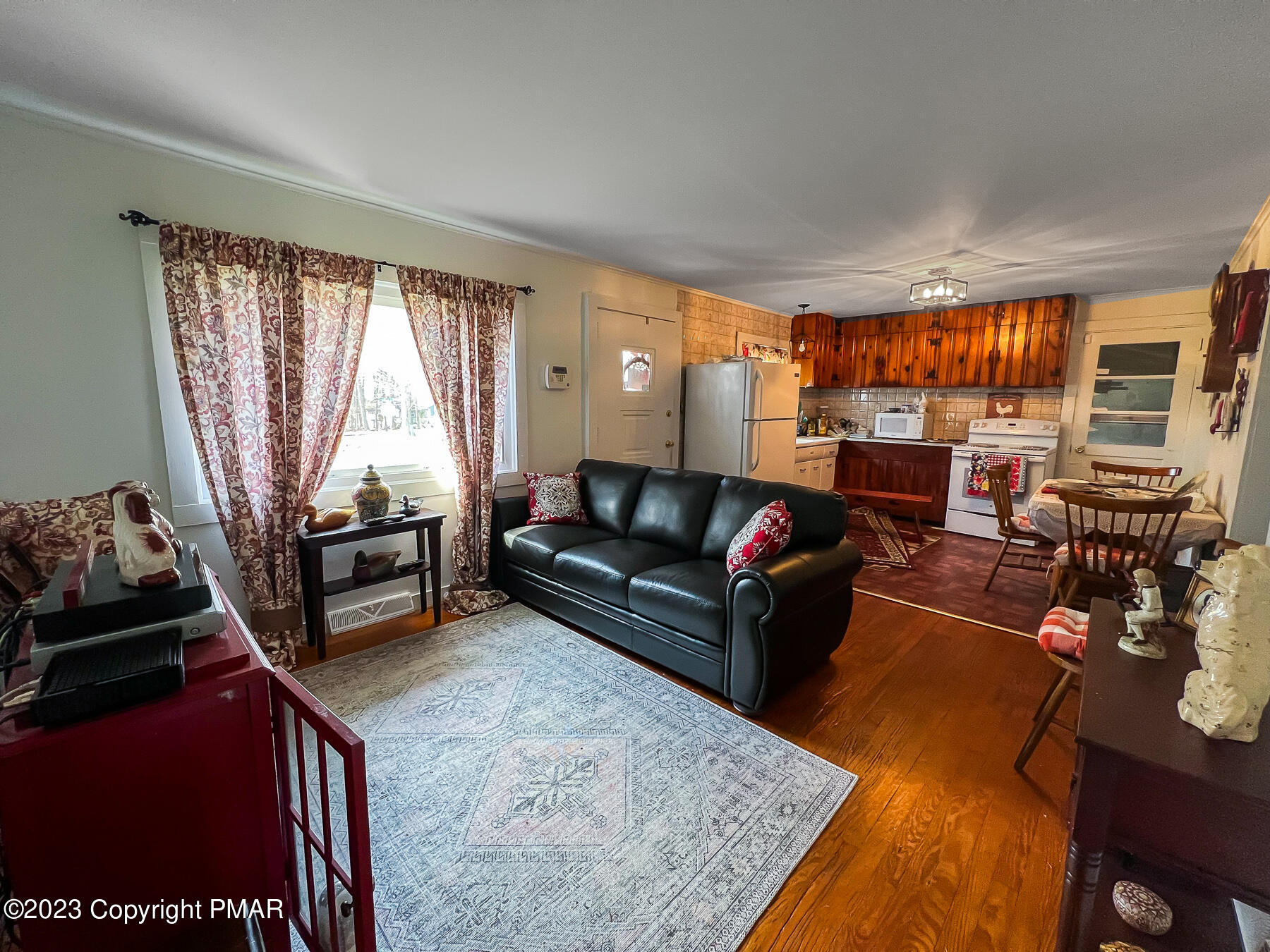 210 Sutton Place, Pocono Summit, Pennsylvania image 3