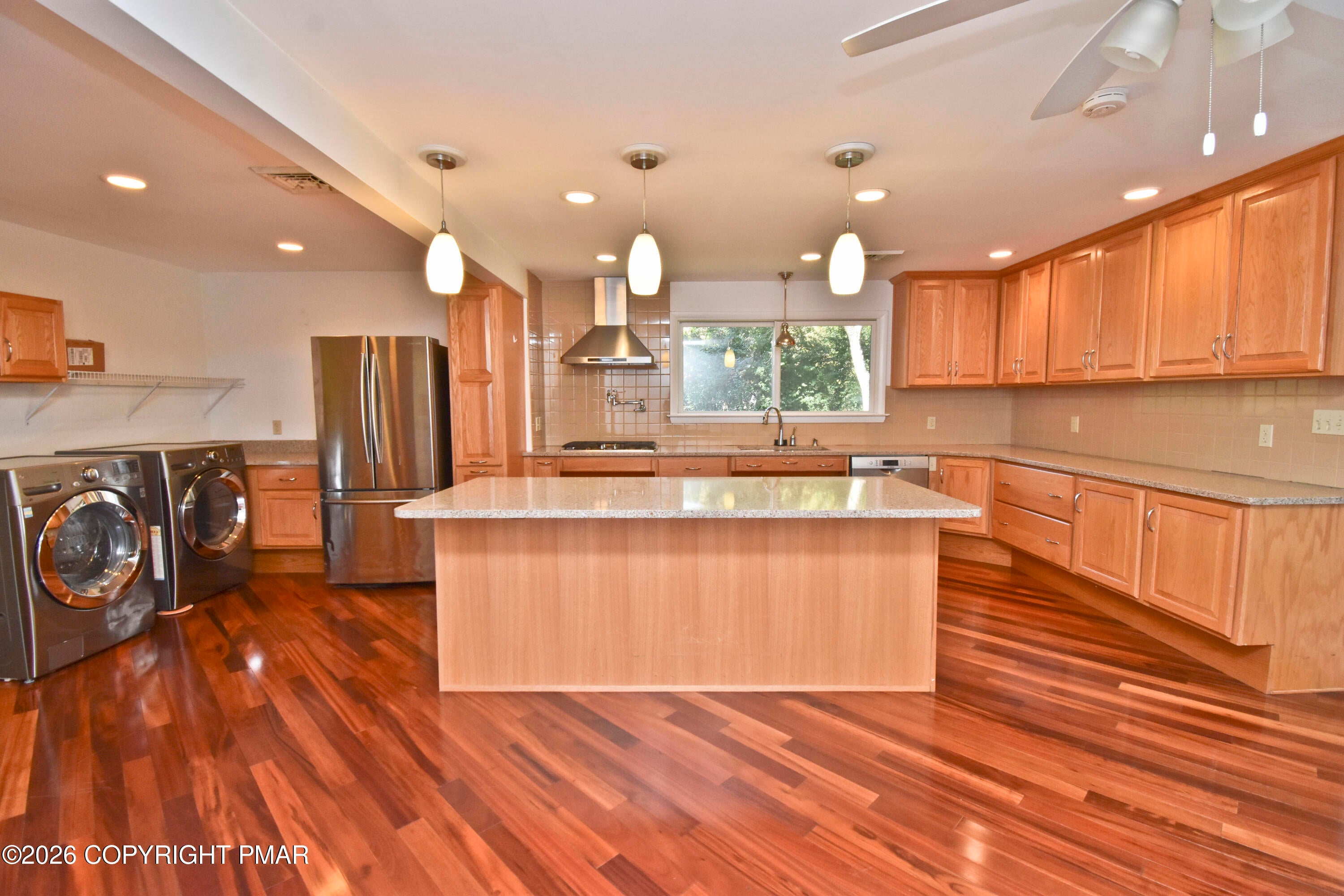 2121 White Oaks Terrace