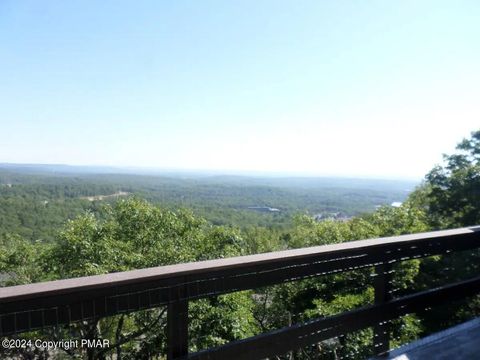 Townhouse For Sale - 276 Overlook Way<br/> Tannersville, PA 18372