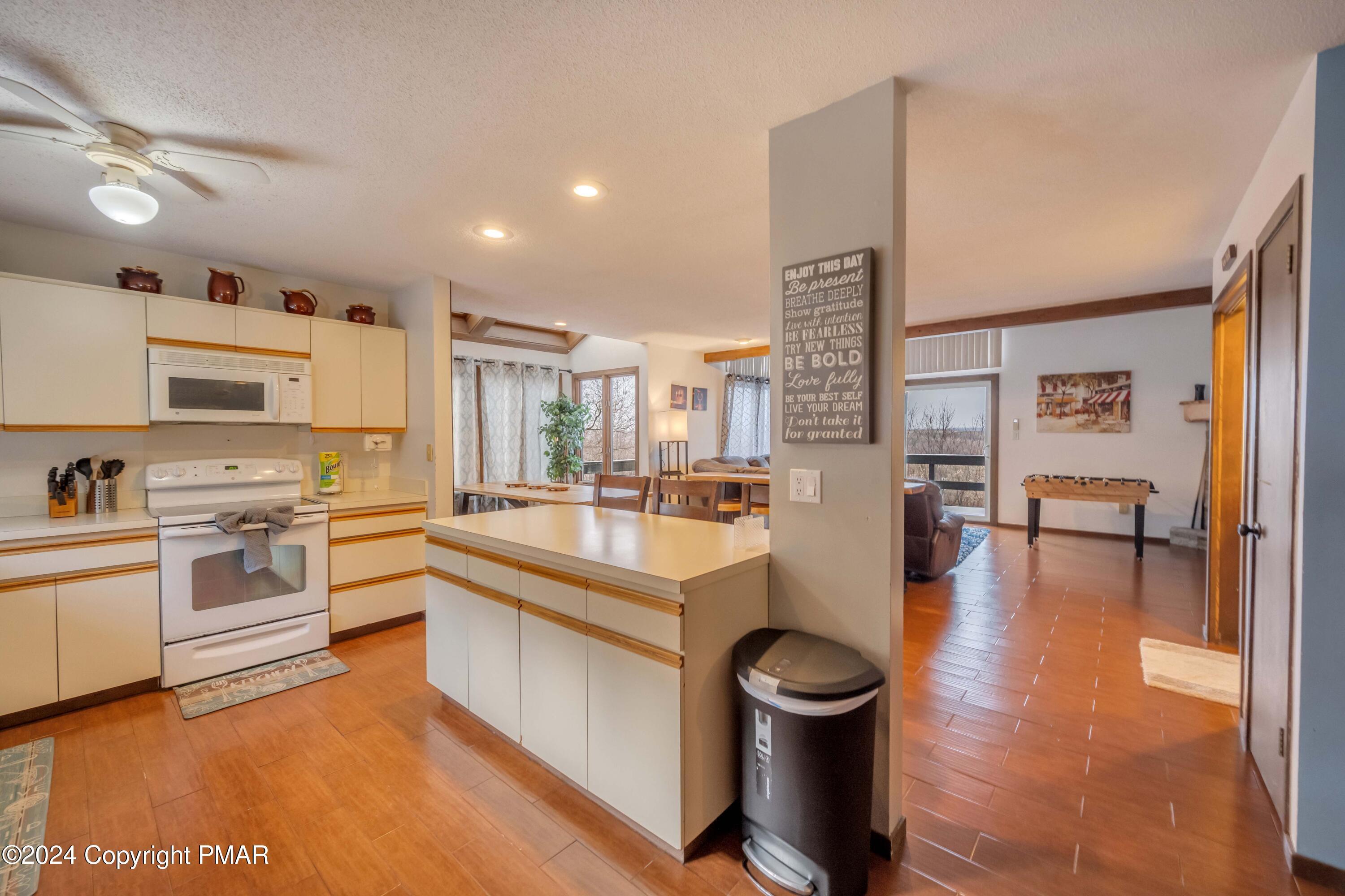276 Overlook Way