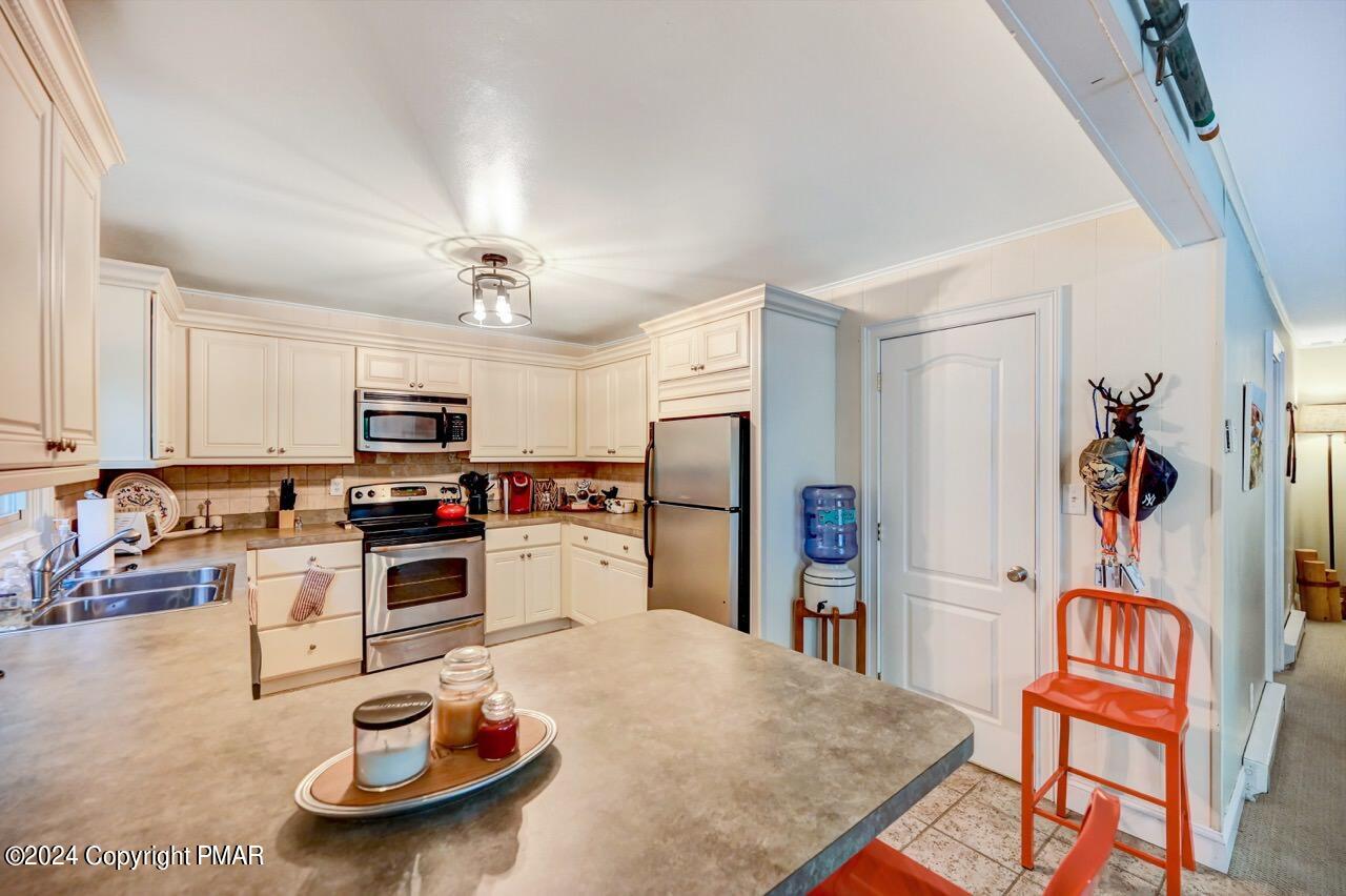 1233 Clear Pond Road, Pocono Pines, Pennsylvania image 13
