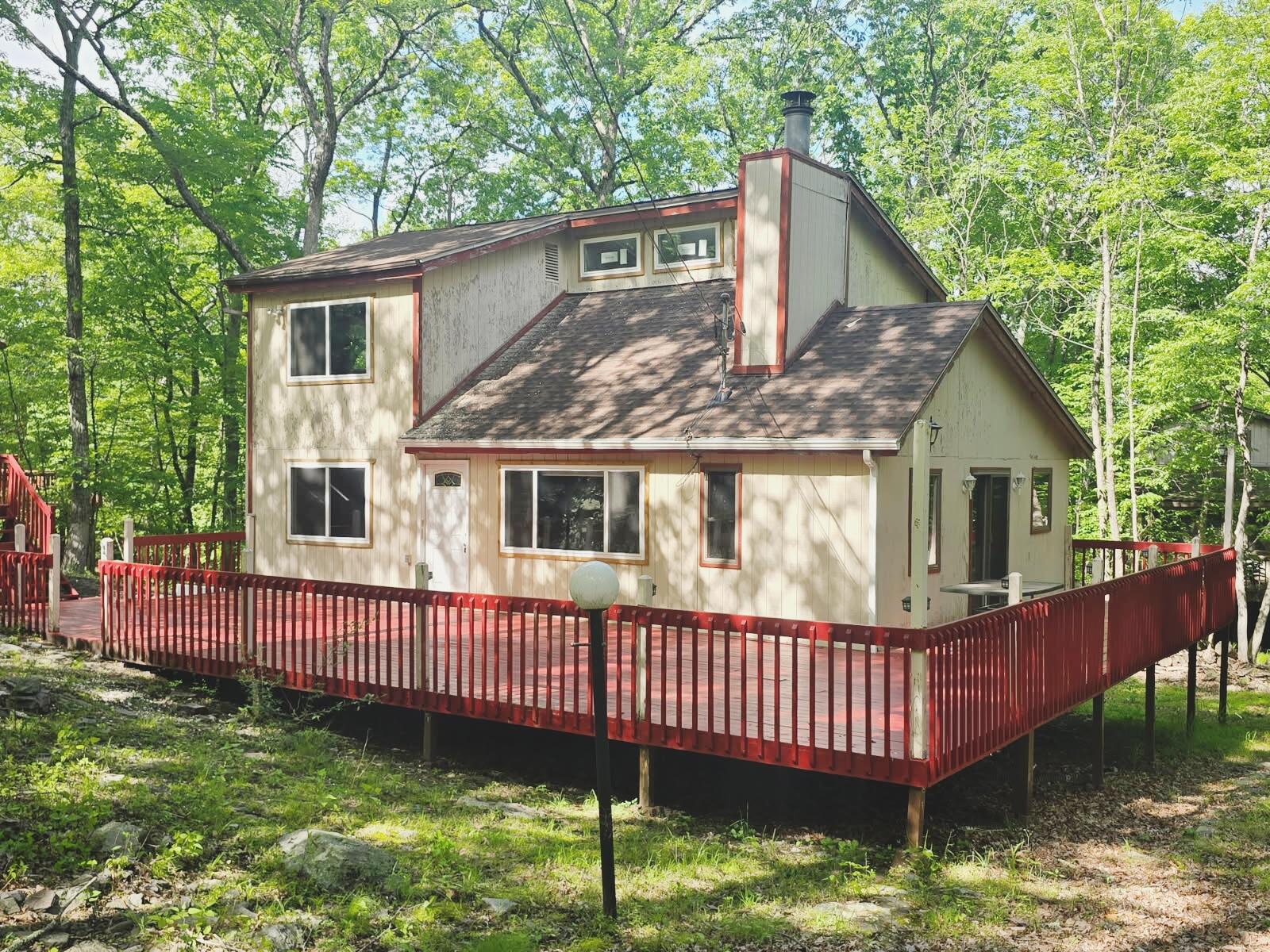 146 Clifton Drive, Bushkill, Pennsylvania image 1