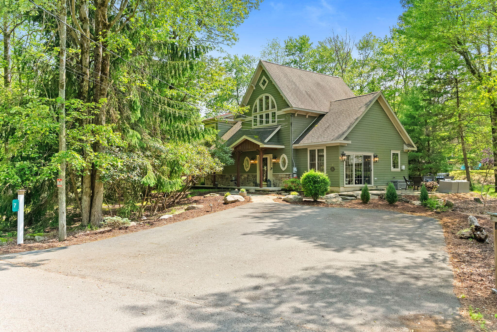 7 Red Oak Road