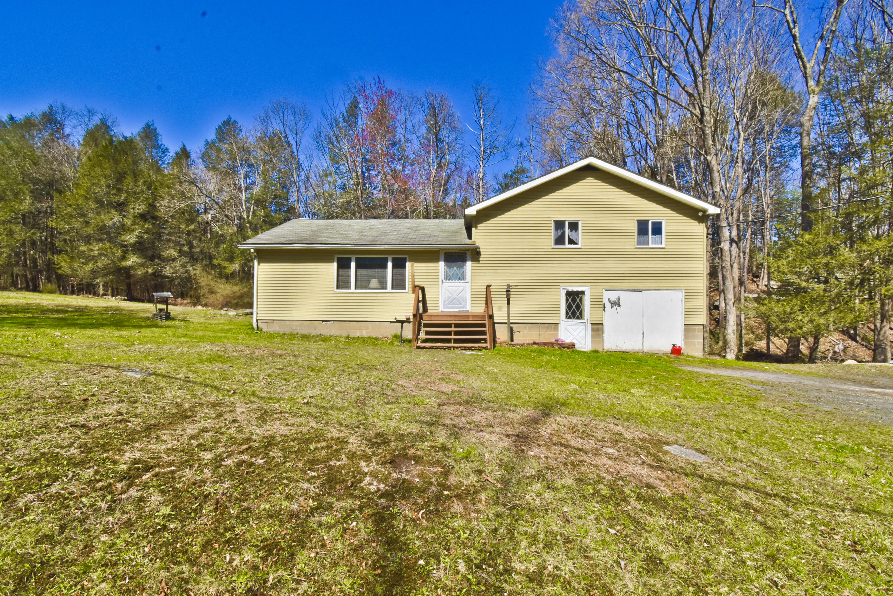 139 Place Lane, East Stroudsburg, Pennsylvania image 2