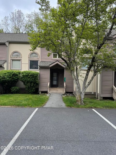 Townhouse For Rent - 253 Northslope Ii Rd Road<br/> Monroe County, East Stroudsburg, PA 18302