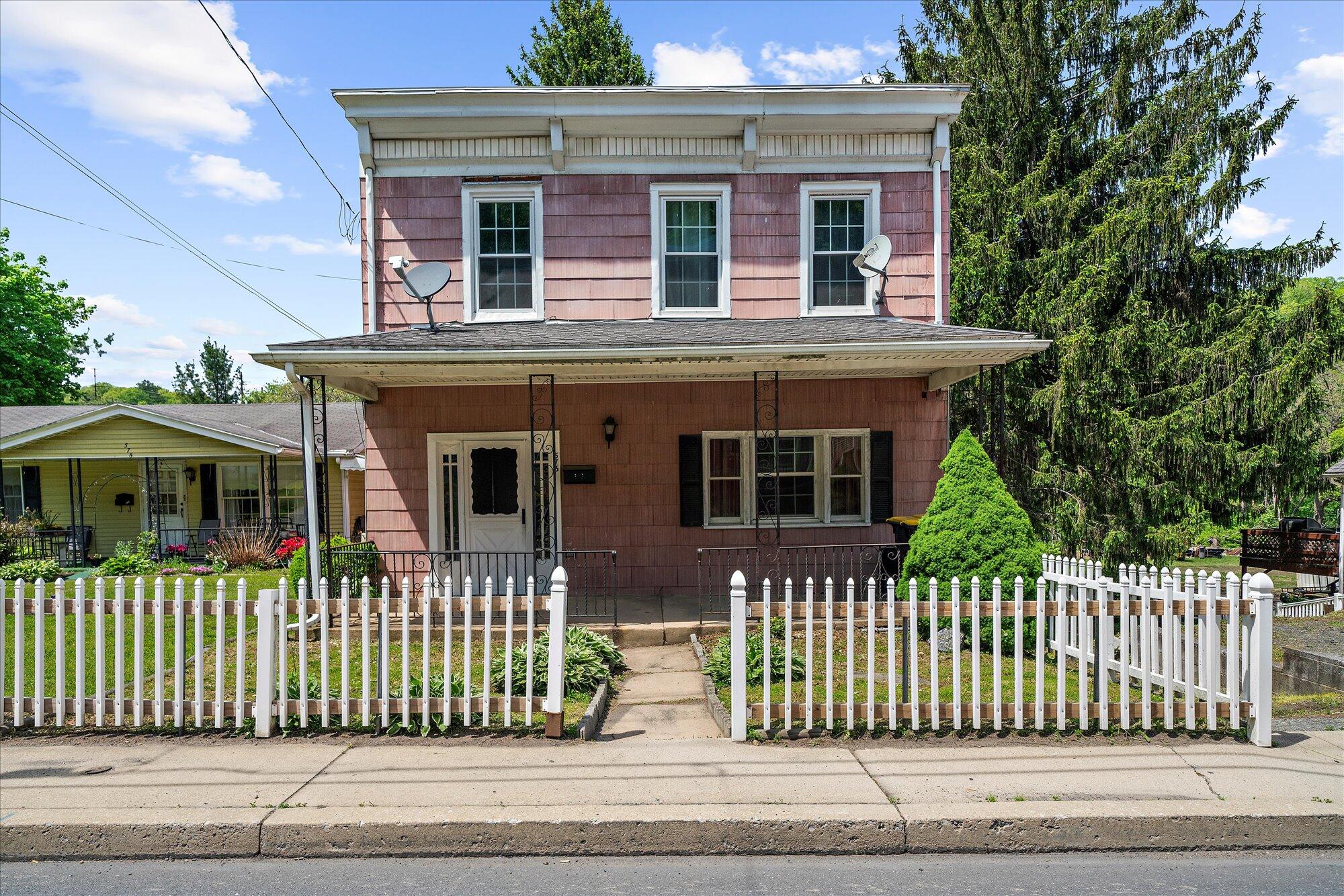 576 Peacock Street, Pottsville, Pennsylvania image 1